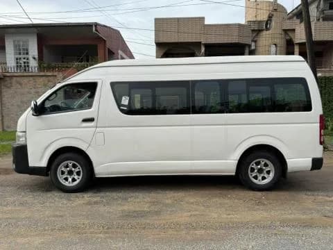 Toyota Hiace, minibus 15 places