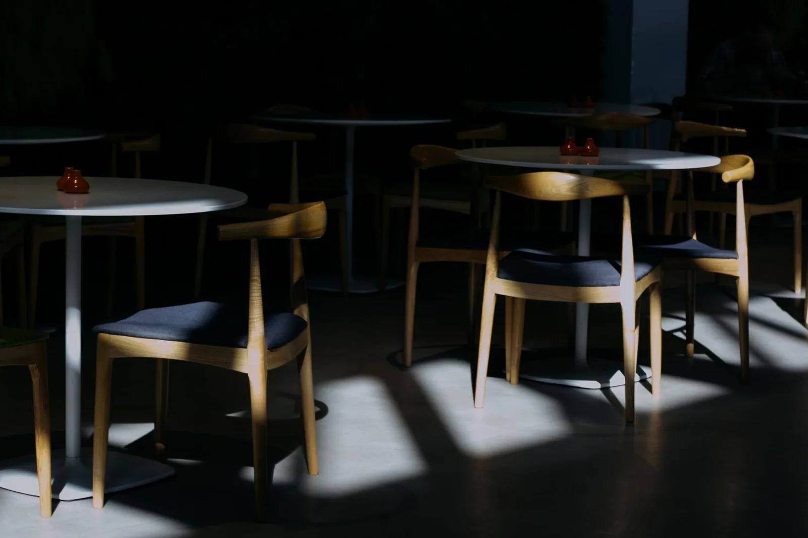 Table à manger 6 chaises